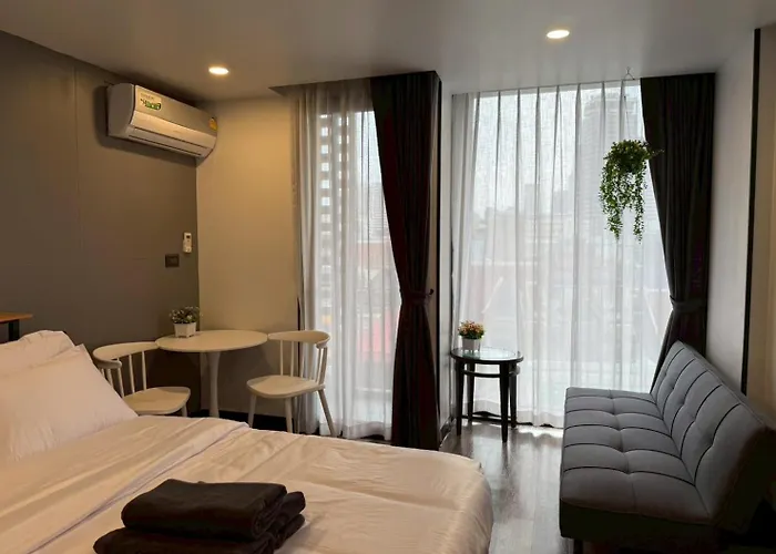 Cozy Mini Theatre - Victory Monument - 3 Pax *